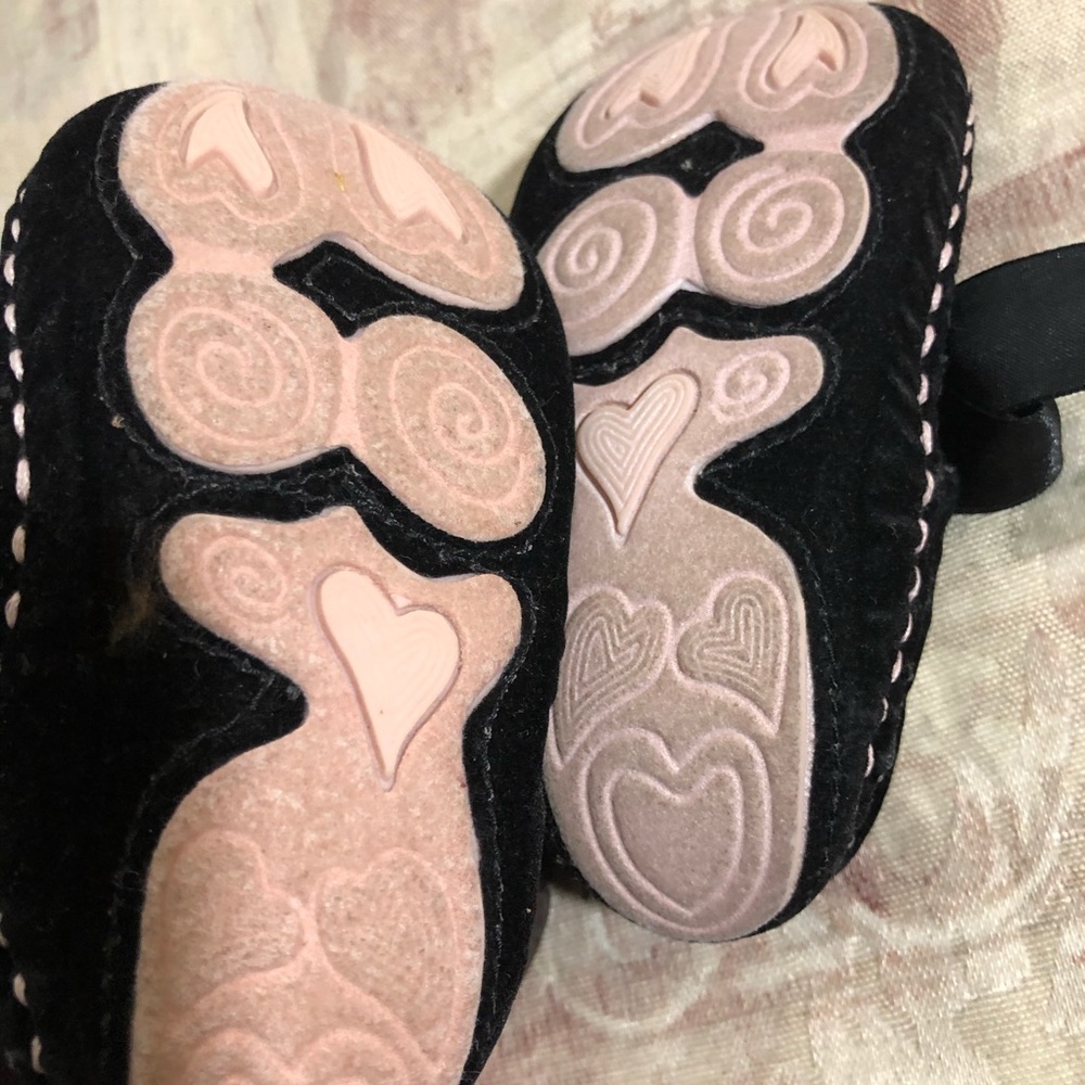 Toddlers Girls Shoes 2 Pair - Picture 7 of 8